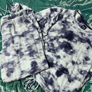 GAP Navy and White Tie-Dye Set